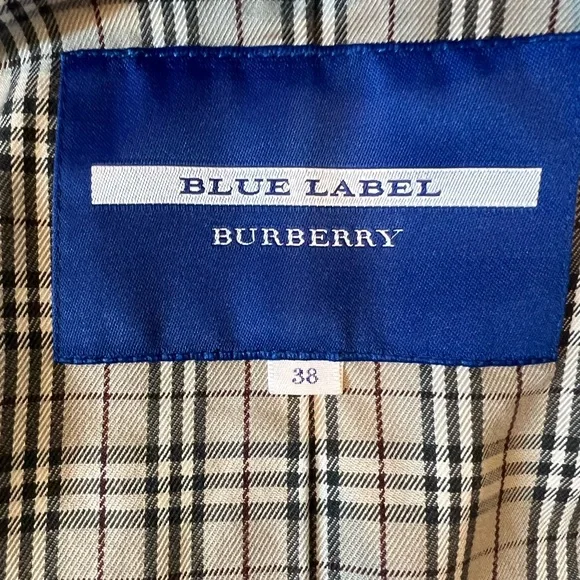Burberry Classic Tan Trench Coat - Picture 5 of 11
